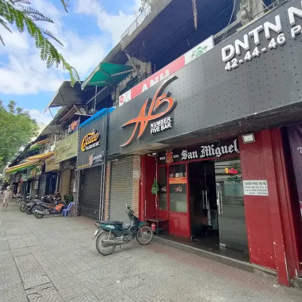 Brix Wine Bar & Kitchen