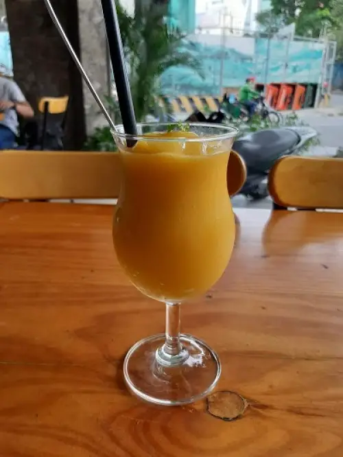 82 Cafe 6