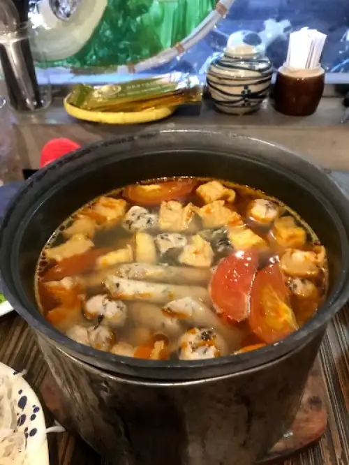 Con Oc Restaurant 1