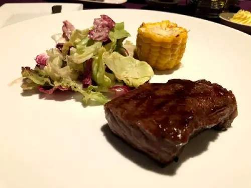 EON51 Restaurant & Lounge 9