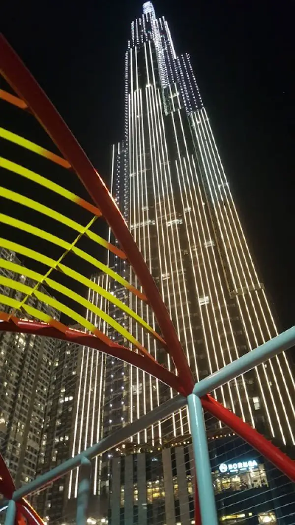 Hotto Landmark 81 1