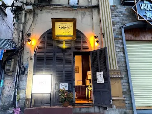 Huong Lai Restaurant 10