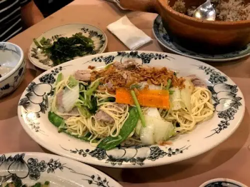 Huong Lai Restaurant 1