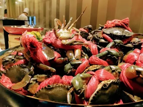 La Brasserie Restaurant - Hotel Nikko Saigon 7