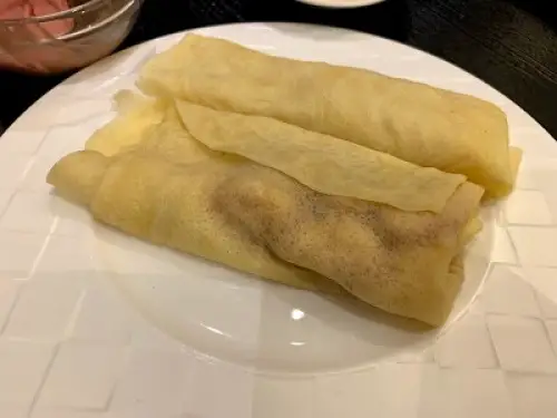La Brasserie Restaurant - Hotel Nikko Saigon 4