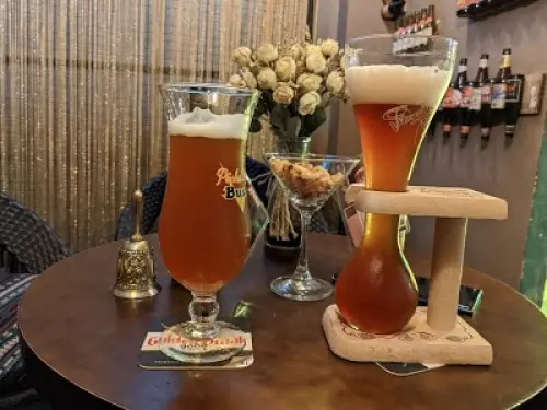 Lagom Cafe - Belgian Beer & Coffee Lounge 8