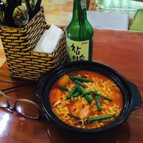 MAY Restaurant and Lounge 2