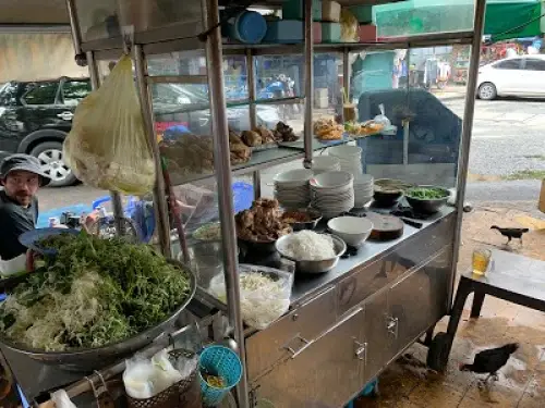 The Lunch Lady (Nguyen Thi Thanh) 4