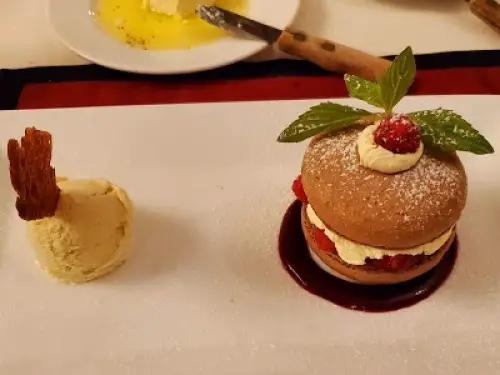 Trois Gourmands 9