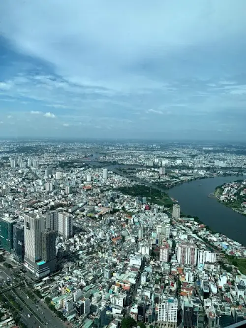 Ussina Bar Sky 77 Landmark 81 3