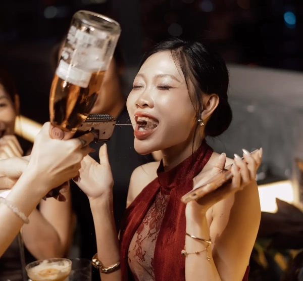 zion-sky-lounge-dining-ho-chi-minh-city-by-lily-6a575cea9c95d.webp